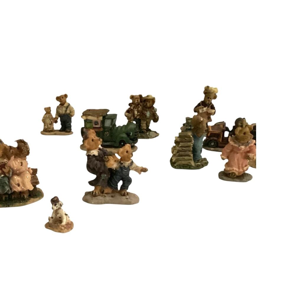 Boyd's Town Village Figurines Lot of 12 Pieces - Picture 4 of 7